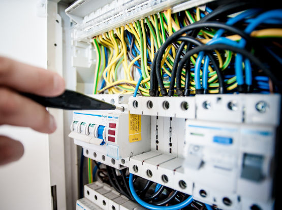 Electricien Angoulême dépannage Soyaux Ruffec Tourriers Charente.